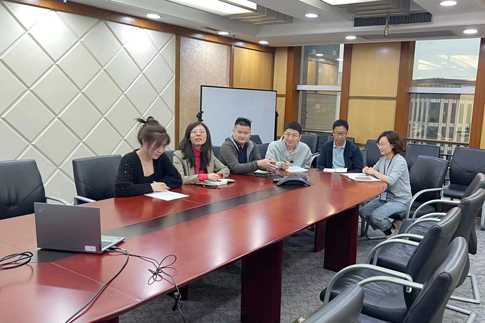 8上海办公区组织收看消防安全培训.jpg 8上海办公区组织收看消防安全培训.jpg