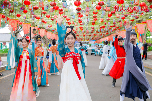 7南海景区汉服快闪巡游.JPG