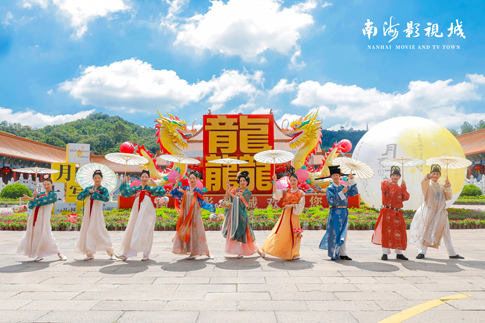 5南海影视城“超级月亮”景观拉满中秋节日氛围.jpg